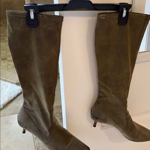 Donald J Pliner boots.Slight marks on right heel